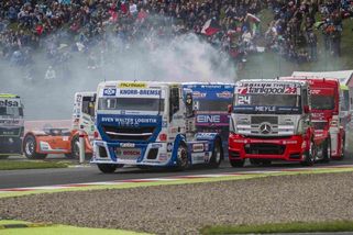 Soud dal za pravdu manželům ve sporu s Autodromem Most. Musí omezit provoz - Novinky